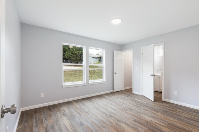 Building Photo - 6900 Seaver Dr NW