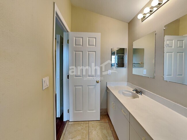 Building Photo - 1294 Cypress Bend Cir