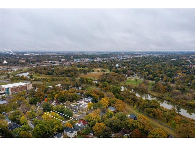 Building Photo - 361 8th Ave S