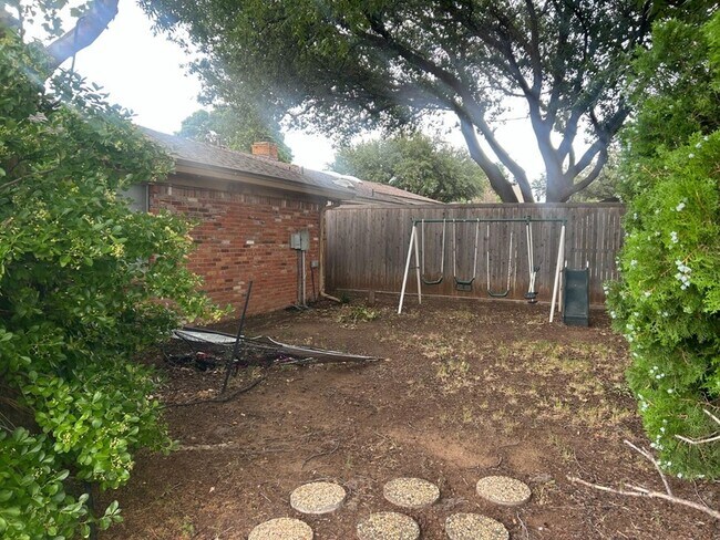 Building Photo - 7702 Knoxville Dr