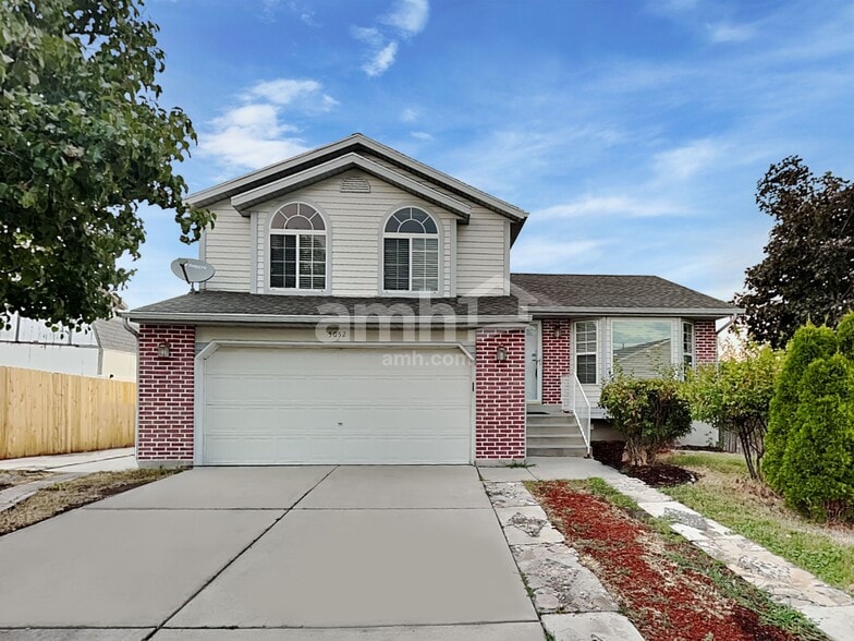 Primary Photo - 5052 W Wormwood Dr