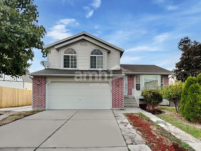 Primary Photo - 5052 W Wormwood Dr