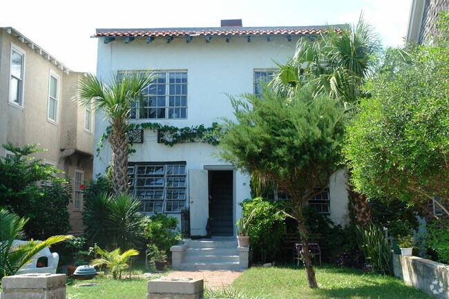 Building Photo - 156 Avenida Menendez