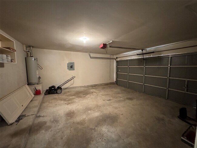 Building Photo - 6110 Villa Hills Dr