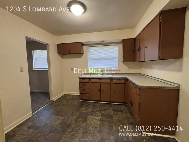 Building Photo - 1204 S Lombard Ave