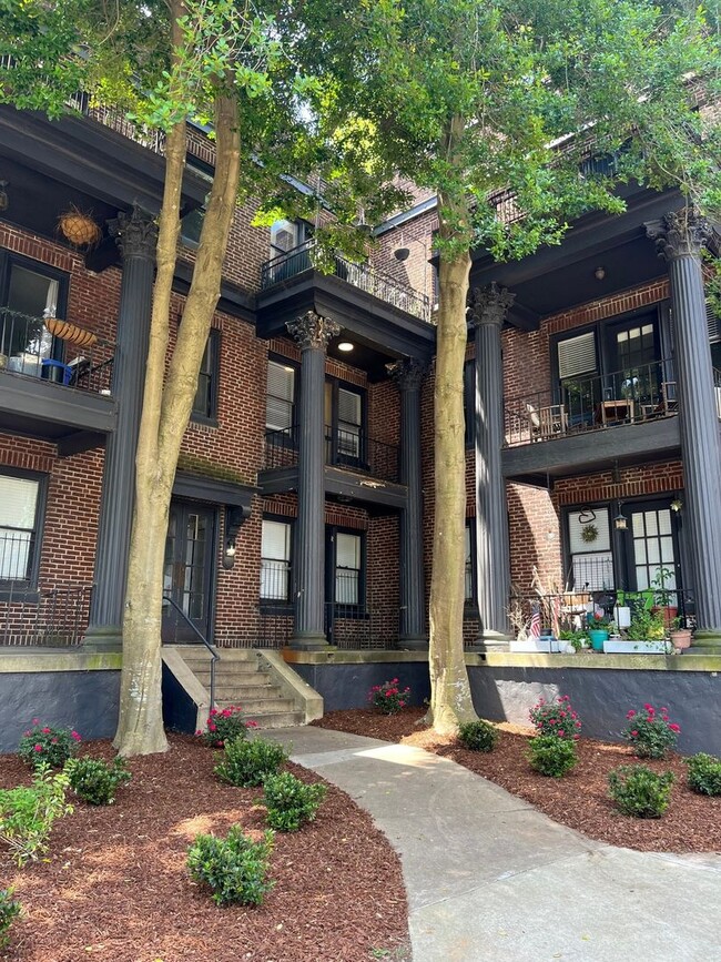 Interior Photo - Underwood Court