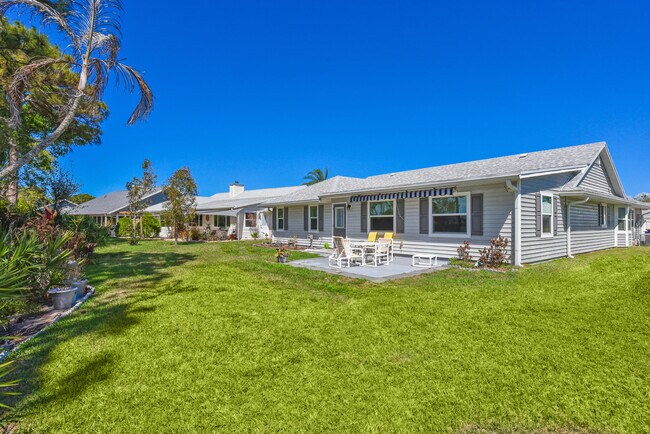 Building Photo - 6940 SE Lillian Ct