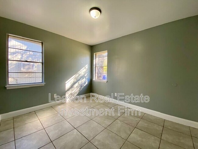 Building Photo - 3437 Red Bud Ln