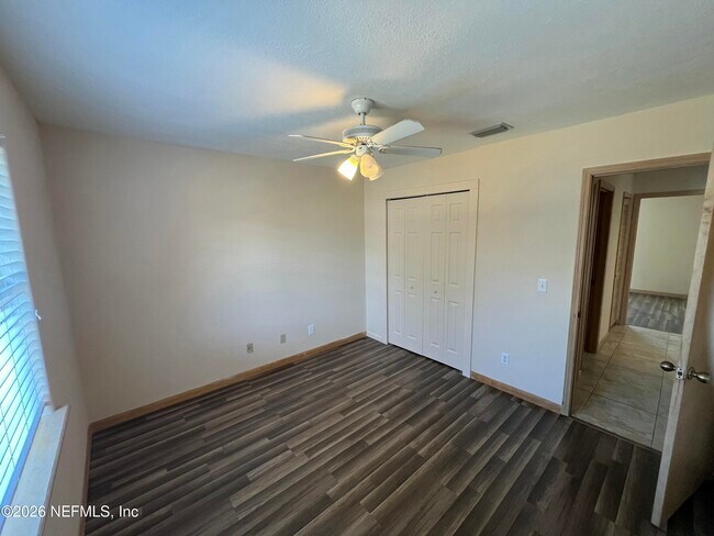 Building Photo - 2024 Hovington Cir W