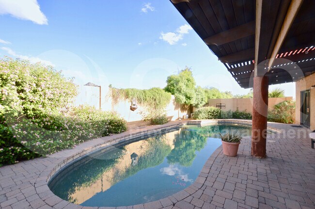 Building Photo - Beautiful Phoenix Property!