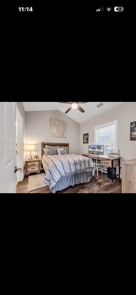 Second bedroom - 124 S Shore Blvd