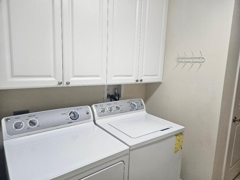 Inside Laundry Room - 2074 Botanica Cir