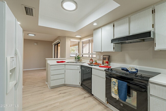 Building Photo - 25822 S Boxwood Dr