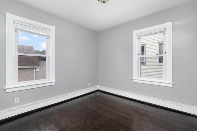 Building Photo - 748-750 Atwells Avenue