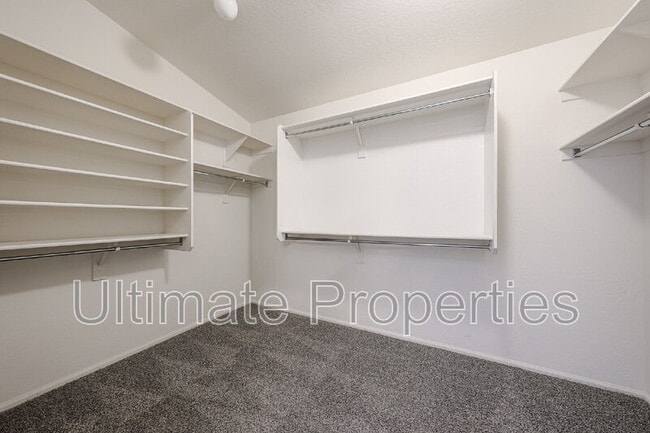 Building Photo - 4245 E Folgers Rd