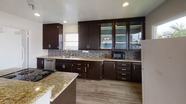 Building Photo - 6126 Dorothy Dr