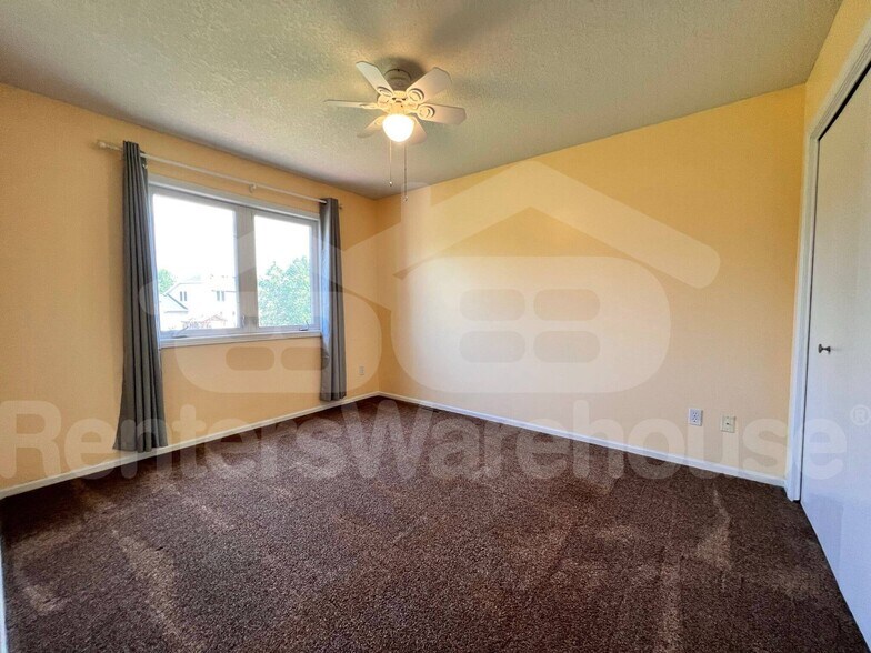 Building Photo - 1513 NE Michael Dr