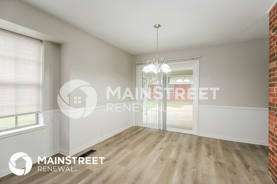 Building Photo - 2904 Huntleigh Dr