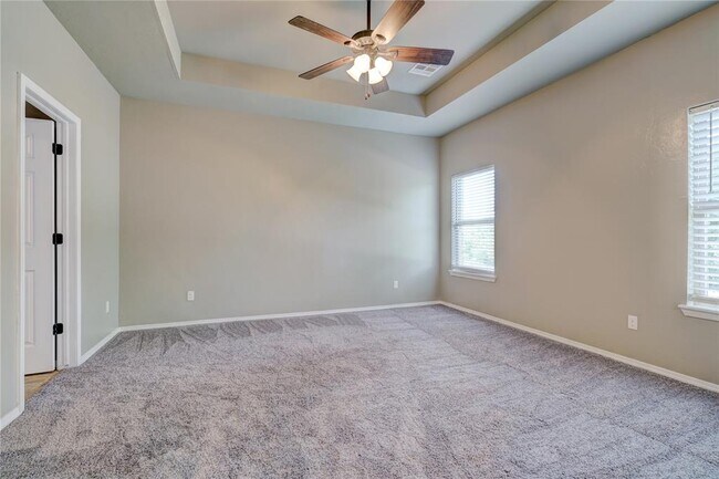Building Photo - 2023 Westbury Dr