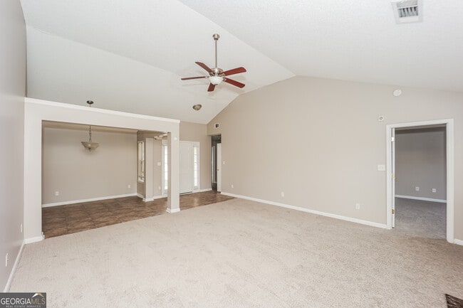 Building Photo - 425 Buffington Dr