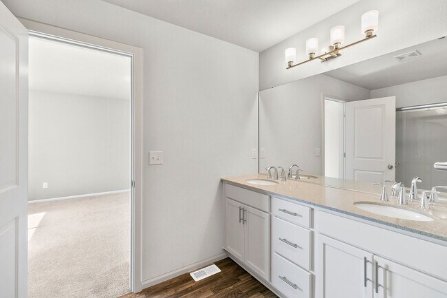 Building Photo - Modern 3-Bed Home in Lacey - $25K+ in Upgr...