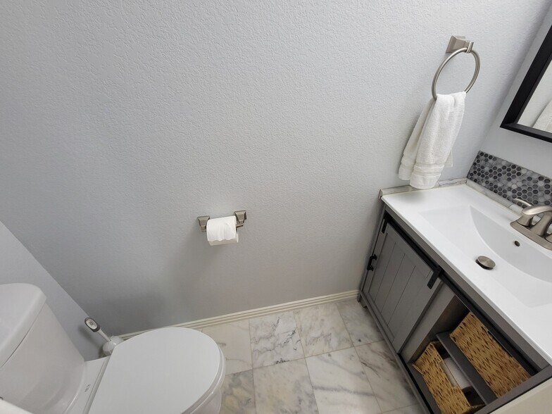 Building Photo - 3108 Westview Dr