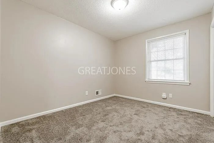 Building Photo - 4527 Robney Dr