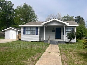 Building Photo - 701 N Nicholson Ave