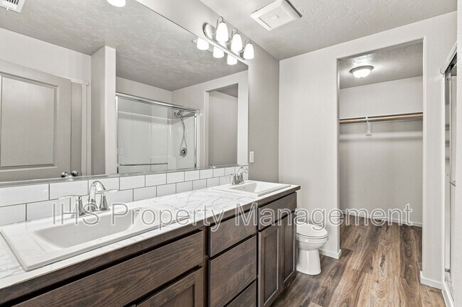 Building Photo - 6030 Tarsus Ln