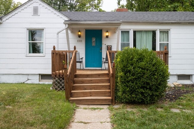 Building Photo - 1311 Paris Rd