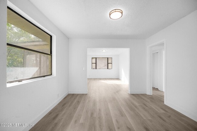 Building Photo - 2057 Blair St