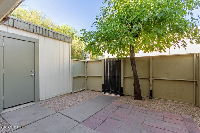 Building Photo - 4764 W Palo Verde Dr
