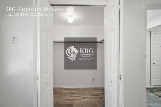 Building Photo - 1001 Nell Way