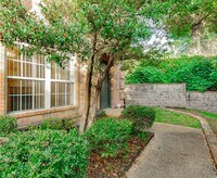 Building Photo - 7106 Ohio St