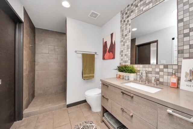 Building Photo - 1410 Hyde Park Blvd