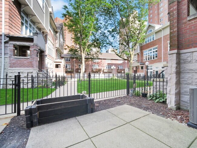 Building Photo - 4934 S Cornell Ave