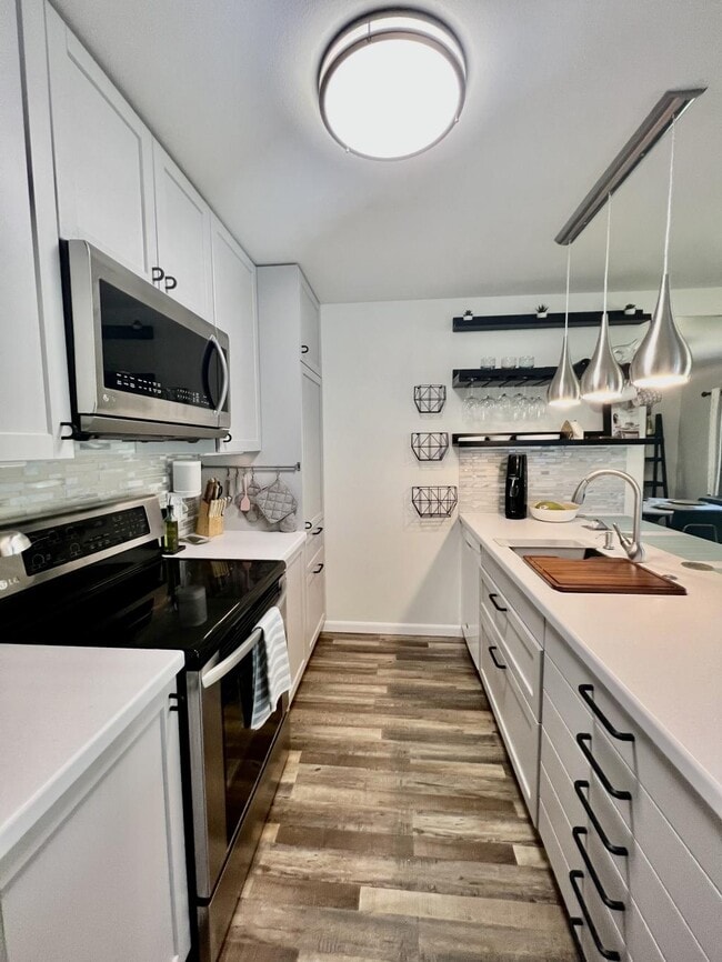 Building Photo - 10825 SE 200th St - 2 bedrooms