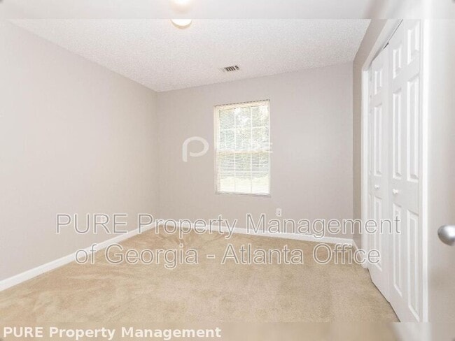 Building Photo - 553 Scrooch Ct