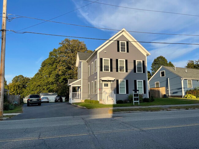 Primary Photo - 226 Main St