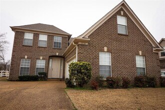 Building Photo - 3BD/2.5BA with Bonus Room in Collierville Farms.  Over 2300 sq ft!.  Pets are welcome!