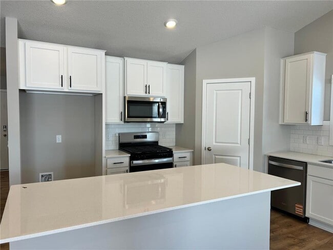 Building Photo - 17373 Dulles Ln