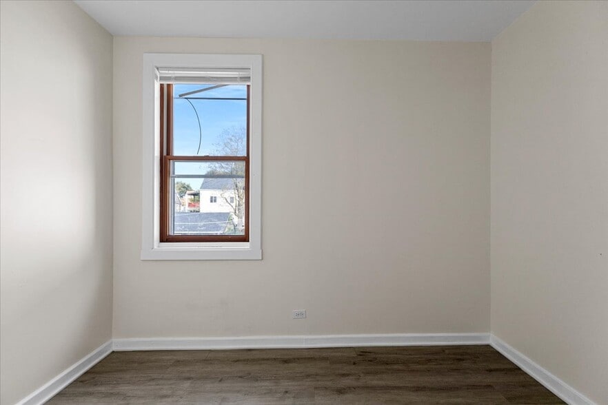 Building Photo - 4450 S Wood St
