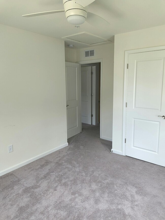 Building Photo - 235 Jenkins Way