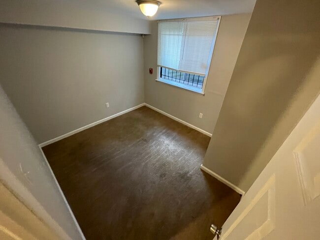 Building Photo - 1623 W Diamond St