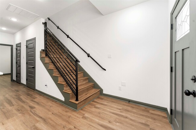 Building Photo - 7987 Chateau St