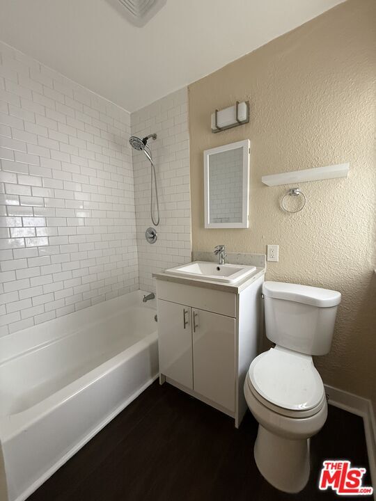 Building Photo - 1328 S Bronson Ave