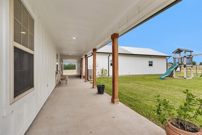 Building Photo - 7581 Cr333