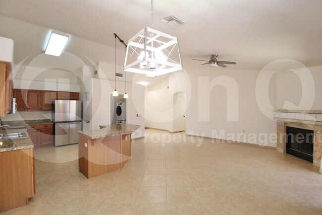 Building Photo - 1562 S Monterey St