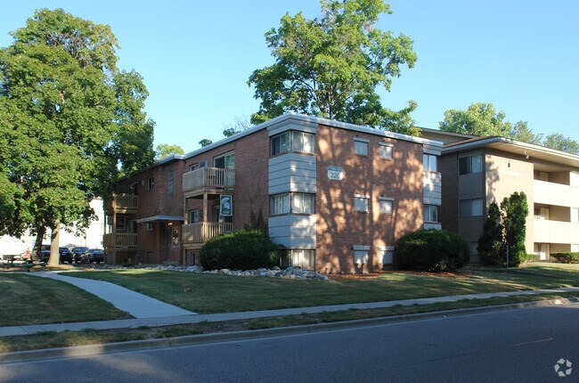Building Photo - Cedar Street Apartments