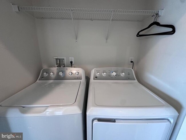 Building Photo - 1105 Kohana Dr